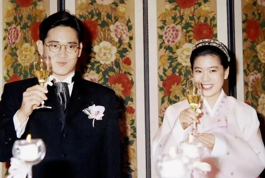 又富又美却为婚姻撕扯半生，她赢了，也残了？（组图） - 7