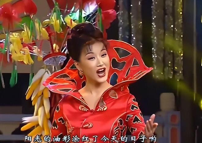 59岁宋祖英现身北京,坐包厢看戏捧场,看她脸才知岁月真不败美人(组图) - 7