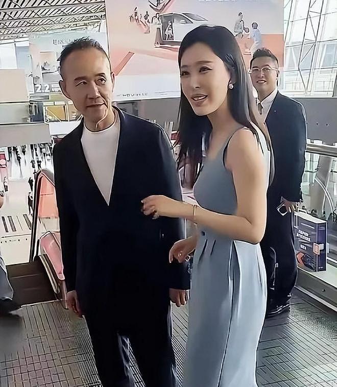 原来她是王石大女儿，比后妈年龄还大，45岁单身不结婚父亲愁白头（组图） - 16