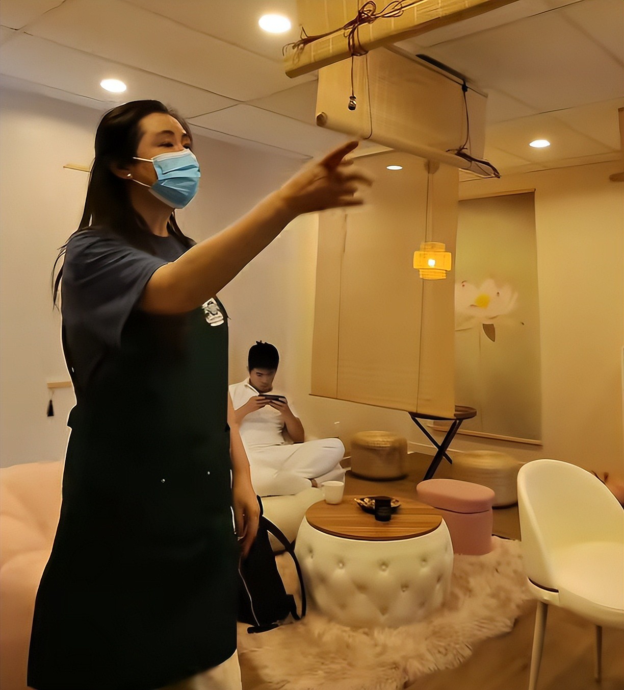 58岁王祖贤现状曝光，虎背熊腰“面瘫脸”引争议（组图） - 12