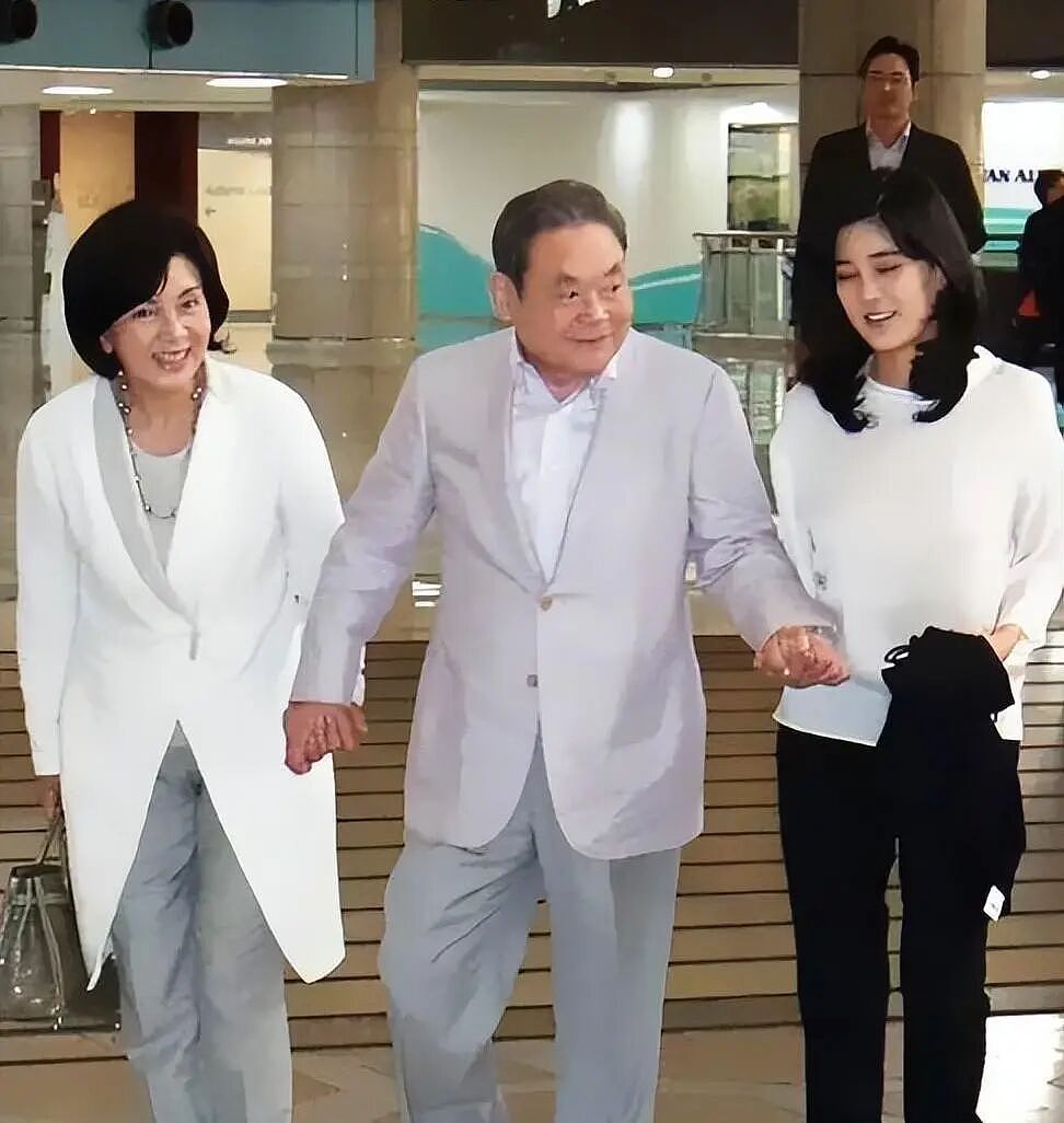又富又美却为婚姻撕扯半生，她赢了，也残了？（组图） - 10