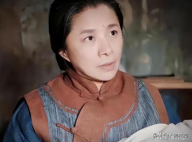 父亲是著名导演，他却“窝囊”35年没人理！直到遇66岁迟蓬才大火（组图） - 12