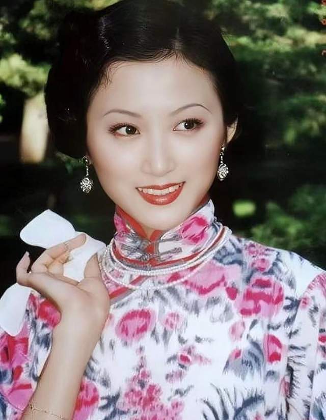 刘佳佳被传去世多年后露面，首晒母子合照，儿子五官像妈妈很帅气（组图） - 1