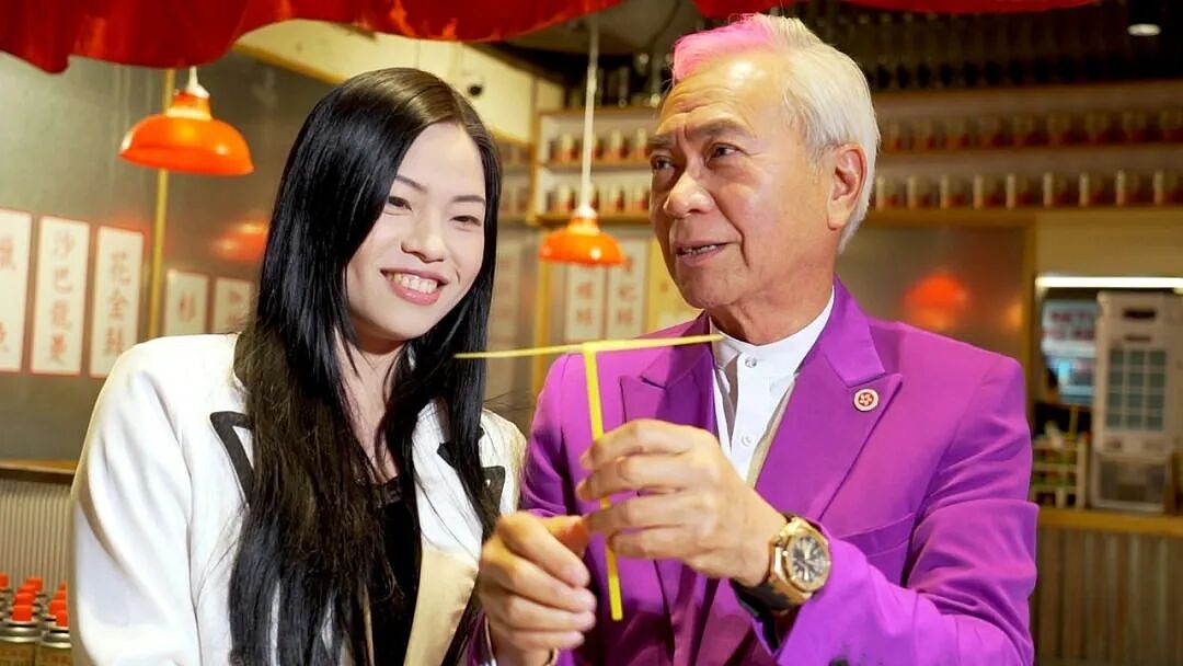 75岁老戏骨承认:与小36岁未婚妻正式分手!女方被爆已婚有一子,含泪祝福女方(组图) - 3
