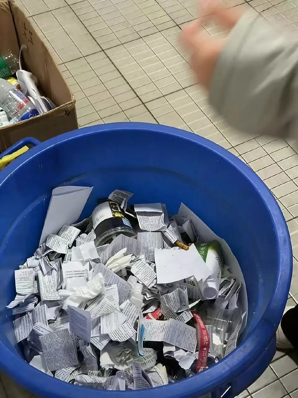 【爆笑】“怕女友玩拼豆中毒给她买了防毒面罩…?”哈哈哈,这才是真正的老式男友!(组图) - 79