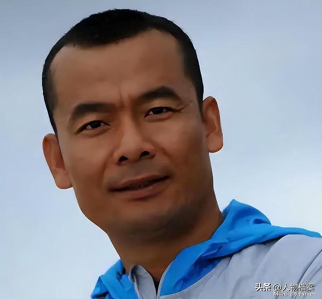 父亲是著名导演，他却“窝囊”35年没人理！直到遇66岁迟蓬才大火（组图） - 6