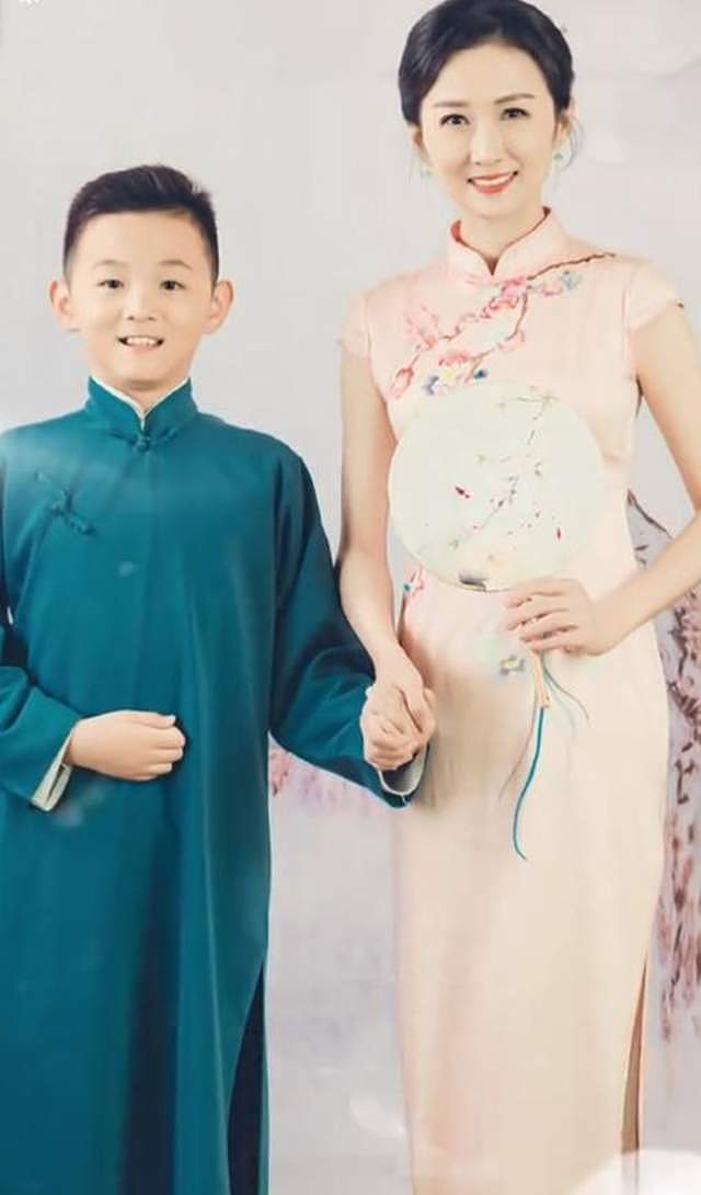 刘佳佳被传去世多年后露面，首晒母子合照，儿子五官像妈妈很帅气（组图） - 3