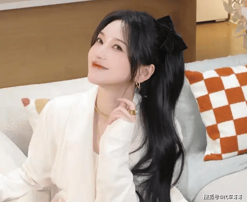 42岁歌手金莎近况曝光！婚礼现场演唱三首歌曲（组图） - 8