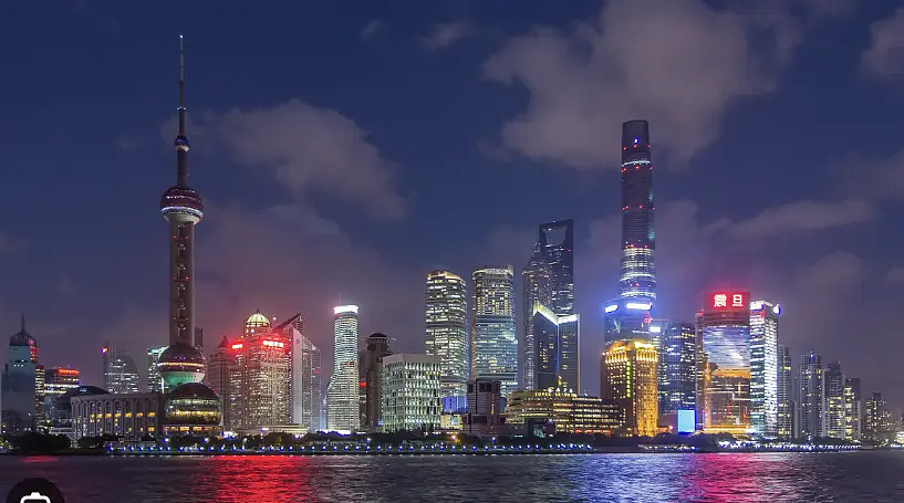 外网热议!英国妹子胃痛两年排不上医生,飞中国几天就治完!网友:不信(组图) - 1