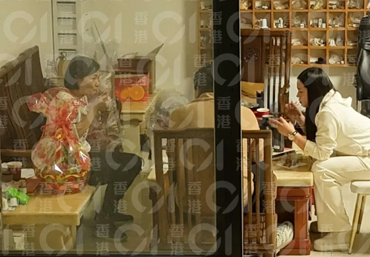 75岁老戏骨承认:与小36岁未婚妻正式分手!女方被爆已婚有一子,含泪祝福女方(组图) - 2