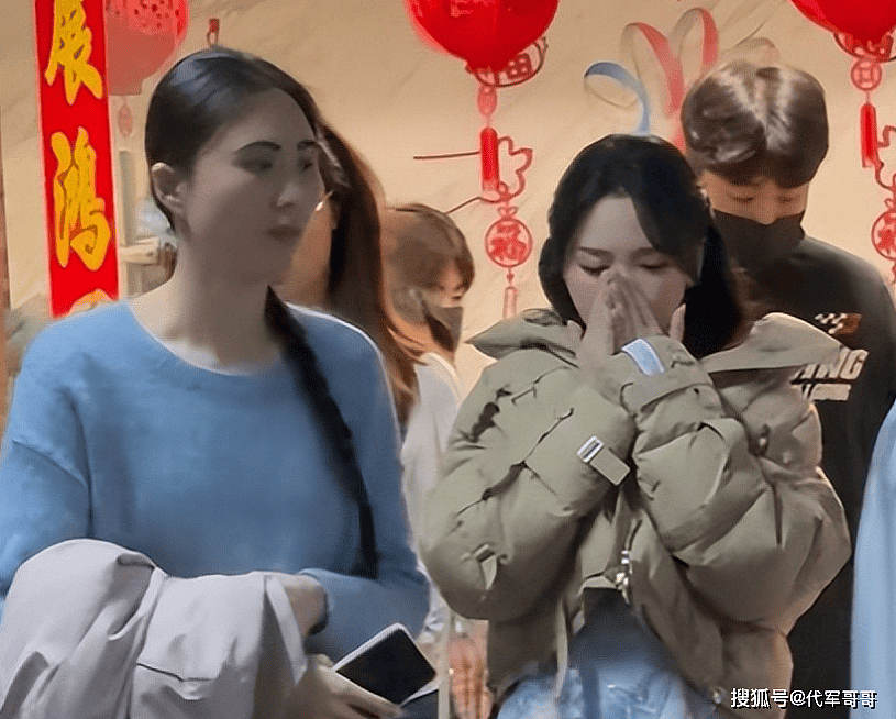 42岁歌手金莎近况曝光！婚礼现场演唱三首歌曲（组图） - 3