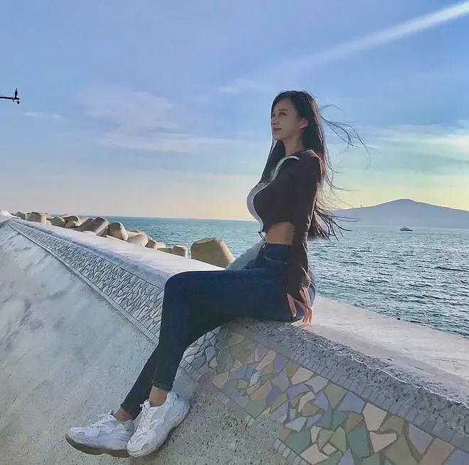 【美女】“美女试睡员”身材太惹火：36E+俏臀，绝杀（组图） - 7