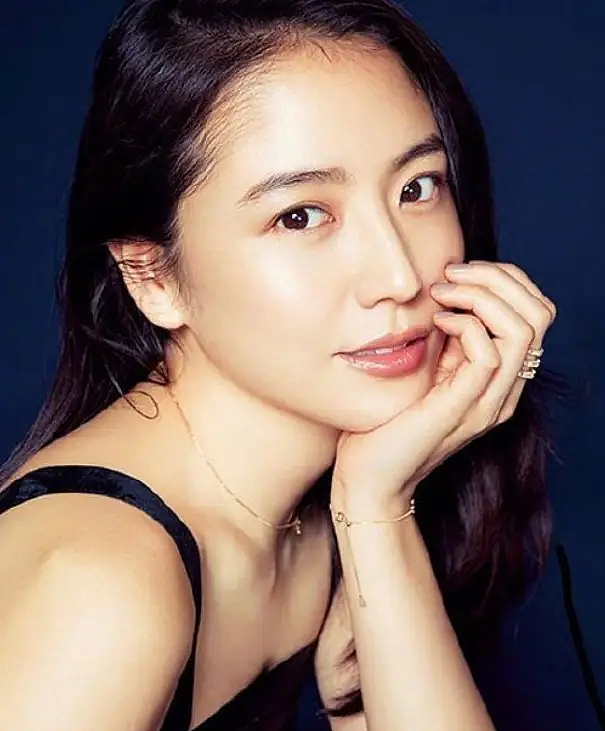 亚洲女神官宣结婚仅3天发求助信！称被狗仔日夜蹲守逼到崩溃…（组图） - 16