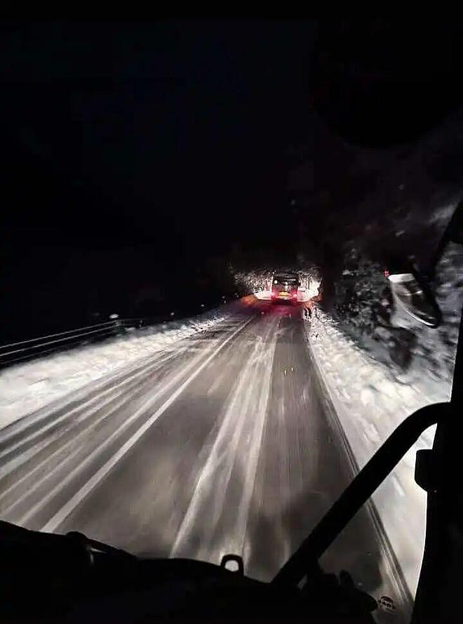 “没见过这么离谱的”!深夜零下20℃,数百游客滞留!两知名景区双双被挤爆,最新致歉(组图) - 11