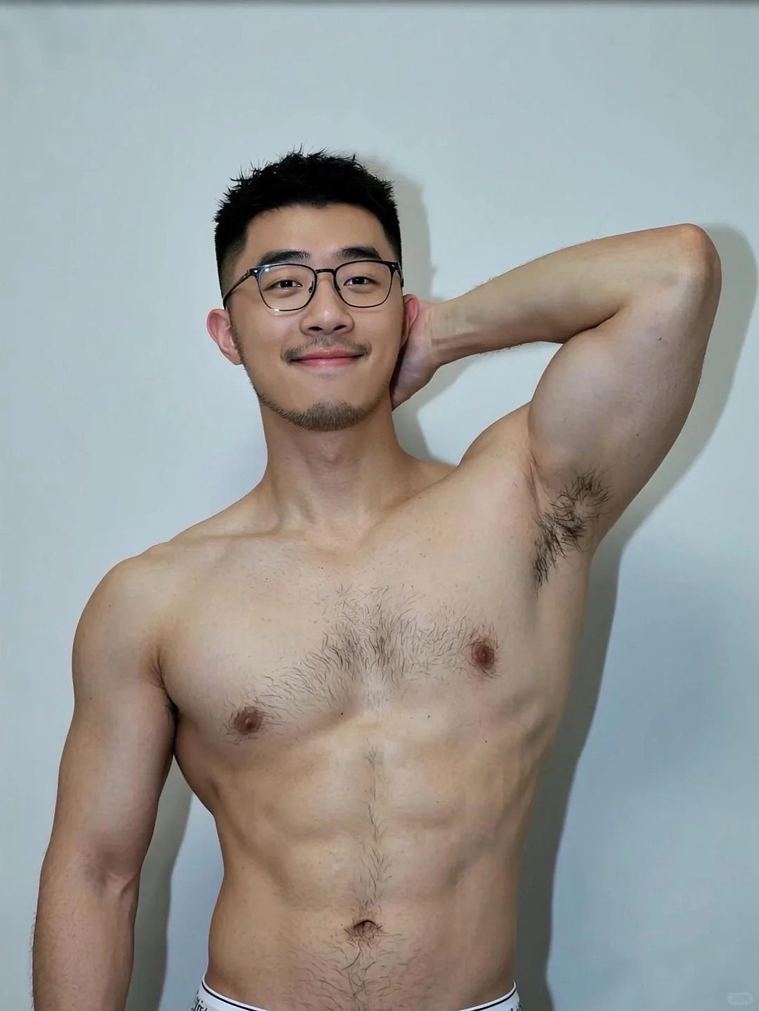 【帅哥】广东健身网红脂包肌肌肉张力满满，毛毛下六块腹肌魅力加倍，谁抵挡得住（组图） - 7
