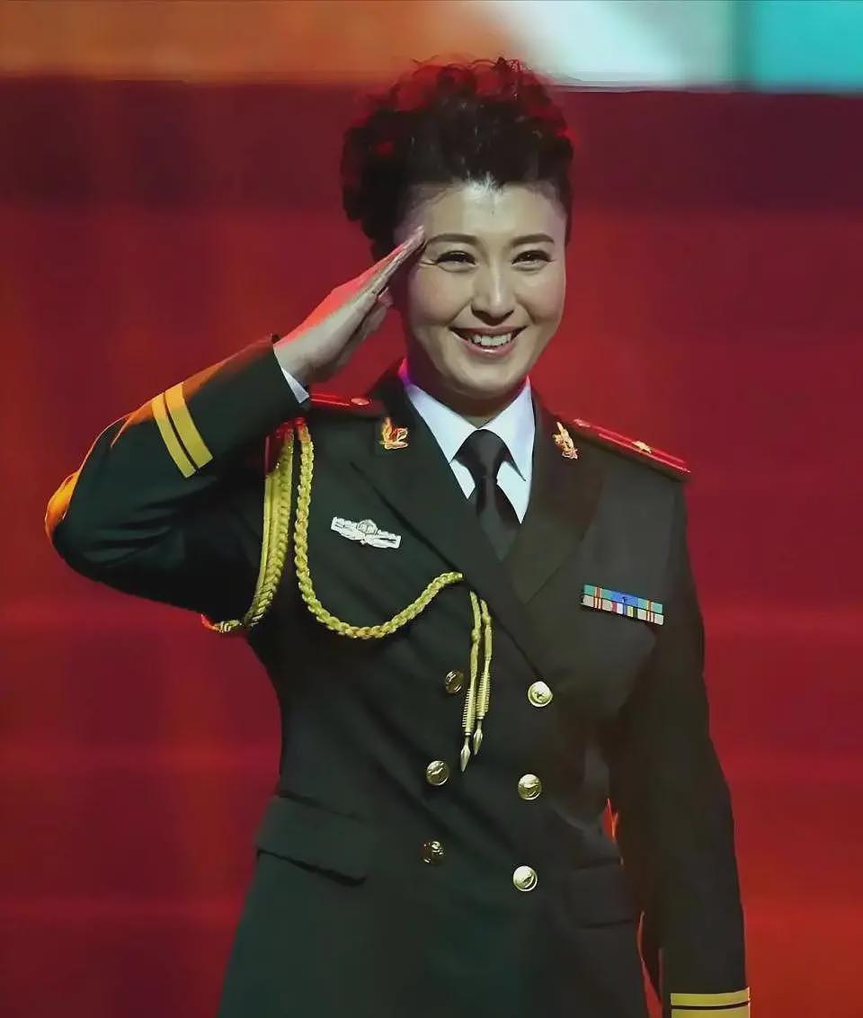 闫学晶报应来了!代言品牌或要解约,评论区沦陷,春晚节目疑落空(组图) - 7