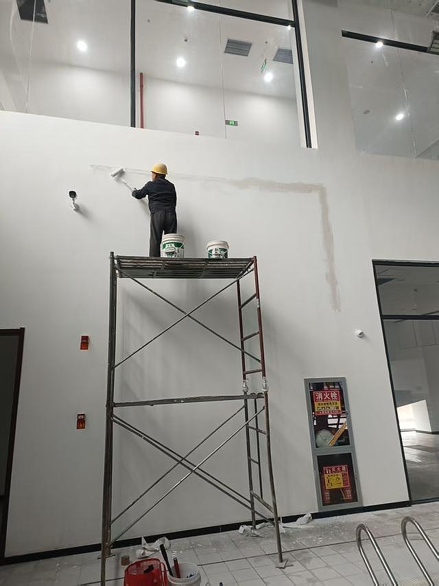 中建三局被指拖欠18名工人41万工资5个月;最新回应:本月就能解决(组图) - 1