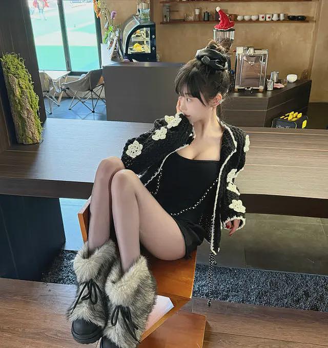 “睡遍顶流”的司晓迪身份被扒,曾就读淄博中学,毕业照很清纯(组图) - 1