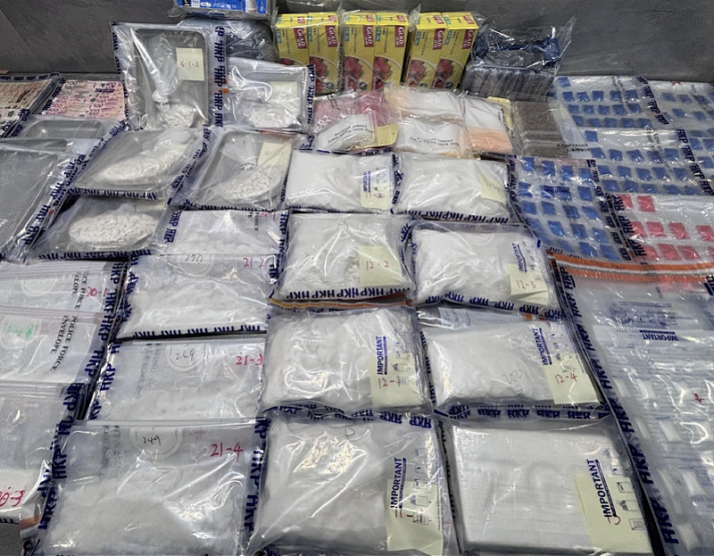 35岁香港歌手涉毒被捕！现场查获大批毒品和大量制毒工具（组图） - 2