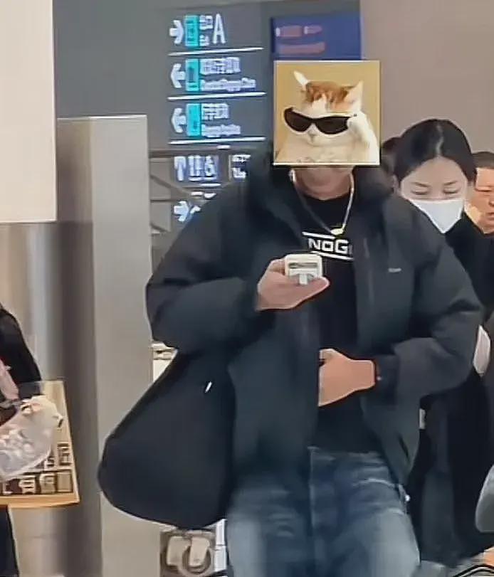 王菲女儿李嫣疑恋爱!与帅气男生现身机场,俩人有说有笑外形般配(组图) - 3