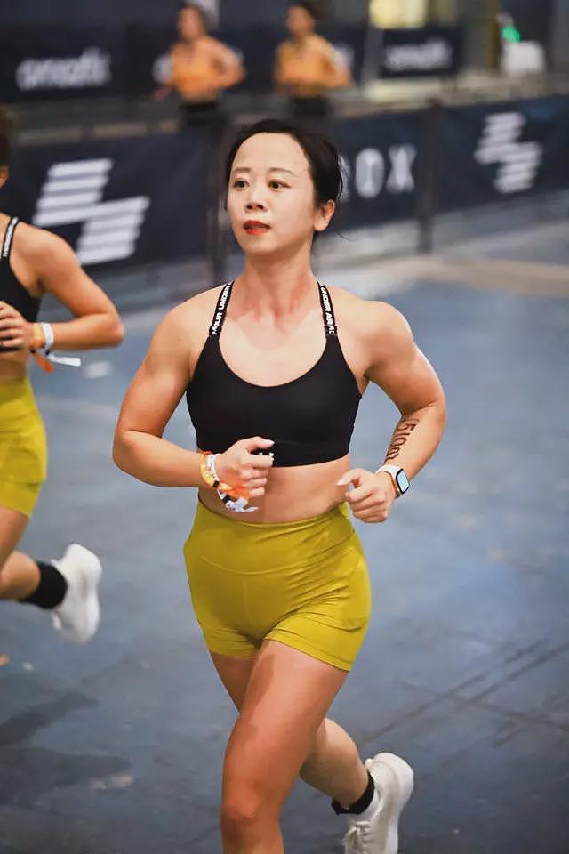 从“剩女”到“中女”，新世代中国女性改写自我叙事（组图） - 5