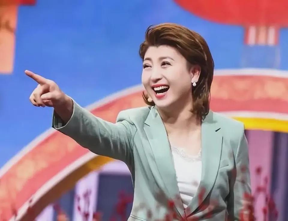 闫学晶报应来了!代言品牌或要解约,评论区沦陷,春晚节目疑落空(组图) - 6