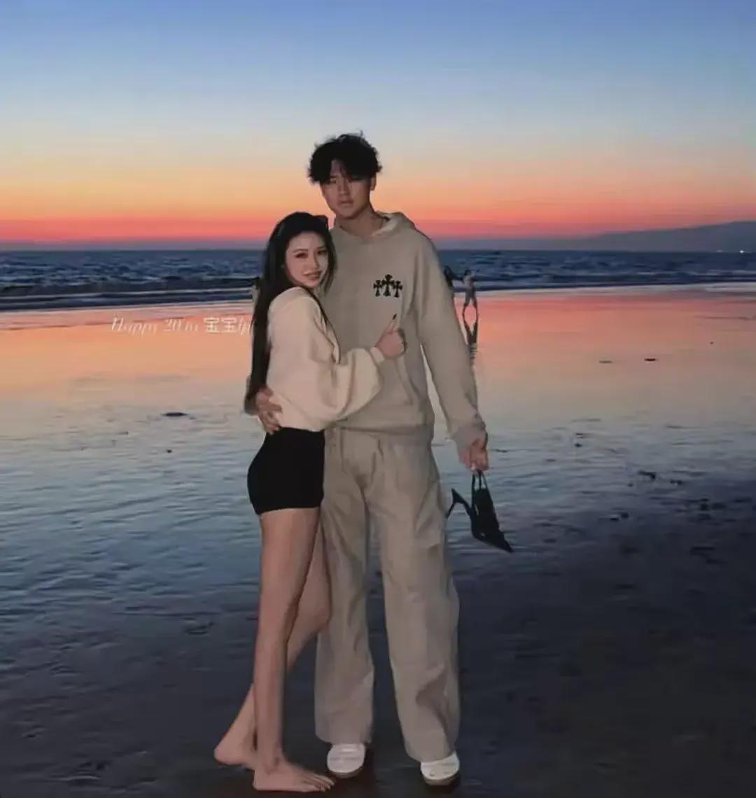王菲女儿李嫣疑恋爱!与帅气男生现身机场,俩人有说有笑外形般配(组图) - 8
