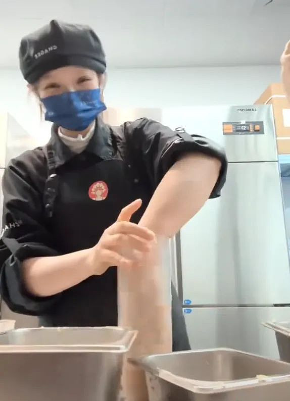 美女店员干黄一家店，霸王茶姬的天塌了（组图） - 8