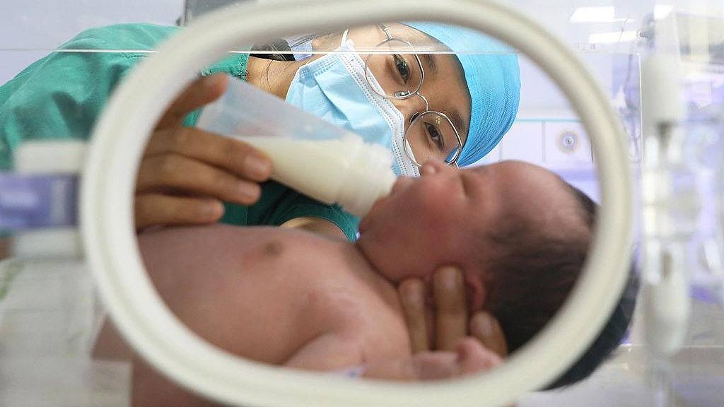 卖子或民间送养？陕西女收钱送养女儿，二审撤5年刑期改判无罪（组图） - 1