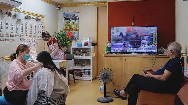 “今日委内瑞拉明日台湾”? 特朗普突袭马杜罗在海峡两岸引发热议,国台办回应(组图) - 3