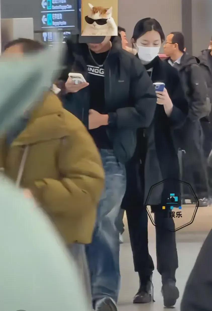 王菲女儿李嫣疑恋爱!与帅气男生现身机场,俩人有说有笑外形般配(组图) - 2