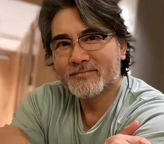 周迅，陈红对他一见倾心，一生未婚未育，如今65岁在乡下养猫种花（组图） - 4