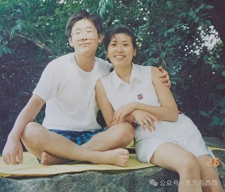 “社恐”第一夫人访华火了！亲和脸碾压前任科技脸，大气穿搭也赢了高奢…（组图） - 14