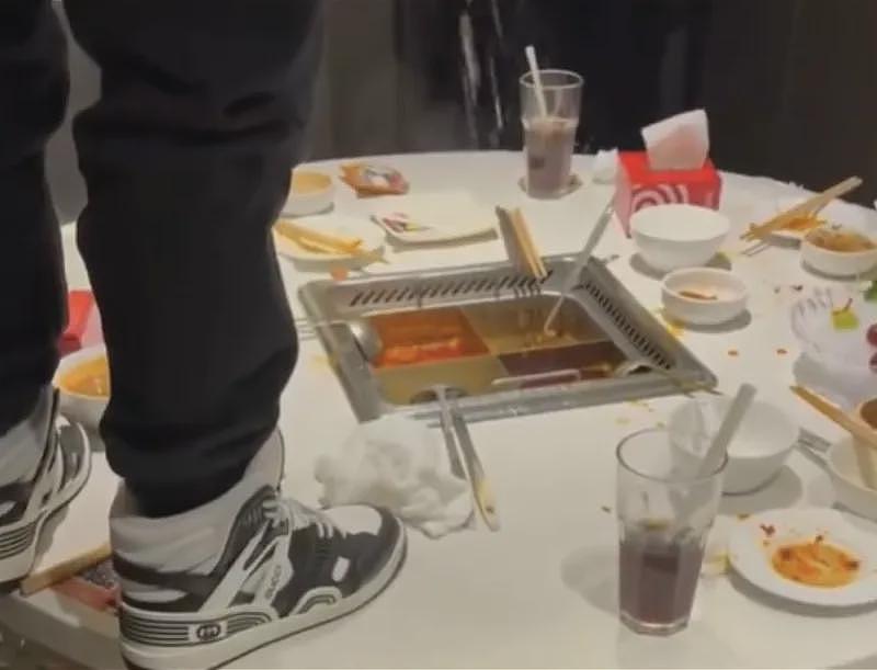 海底捞“小便门”当事人登报道歉：深刻认识到自己的错误行为！父母回应：作为监护人，我们深表歉意（组图） - 3