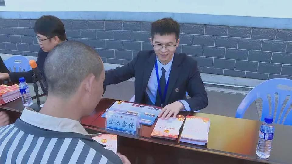 监狱里的招聘会：直播和养殖岗位受关注（图） - 1