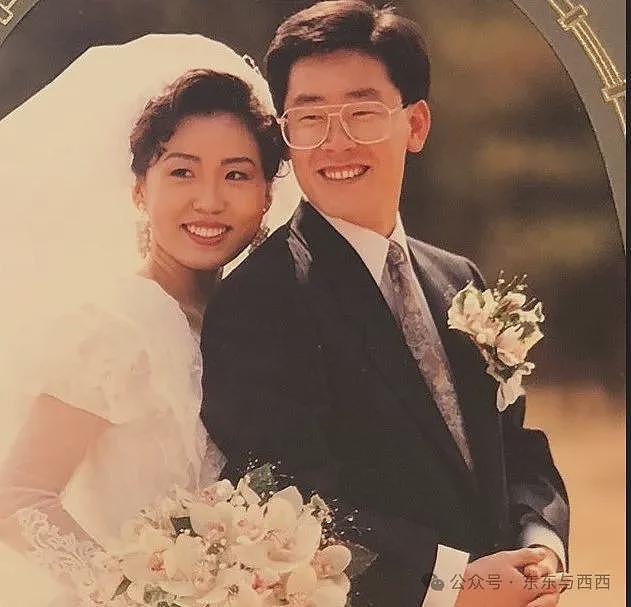 “社恐”第一夫人访华火了！亲和脸碾压前任科技脸，大气穿搭也赢了高奢…（组图） - 24