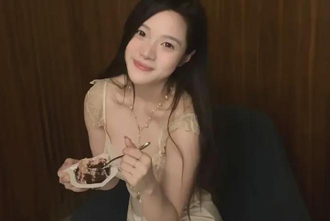 刘一诺承认跟檀健次恋爱过!称被司晓迪刺激才公开,檀健次刚否认(组图) - 25