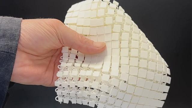 康普茶皮革、3D列印、海藻布料…这些新材料会代表未来服装时尚吗（组图） - 3