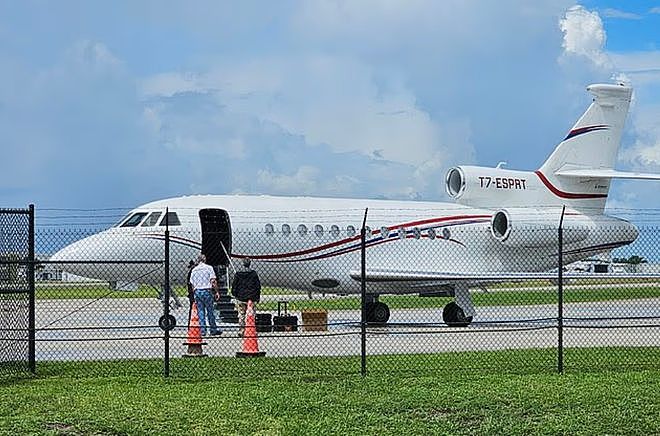 马杜罗被捕前境况曝光:49亿资产被美国没收,两架私人飞机被扣押(组图) - 4