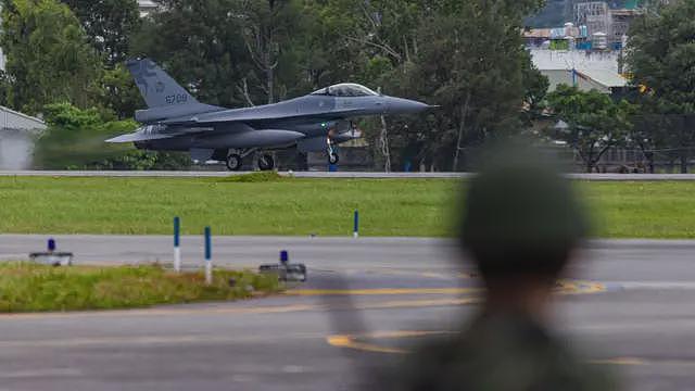 台湾再有F-16战机失事 飞行官坠海后生死未卜 - 4