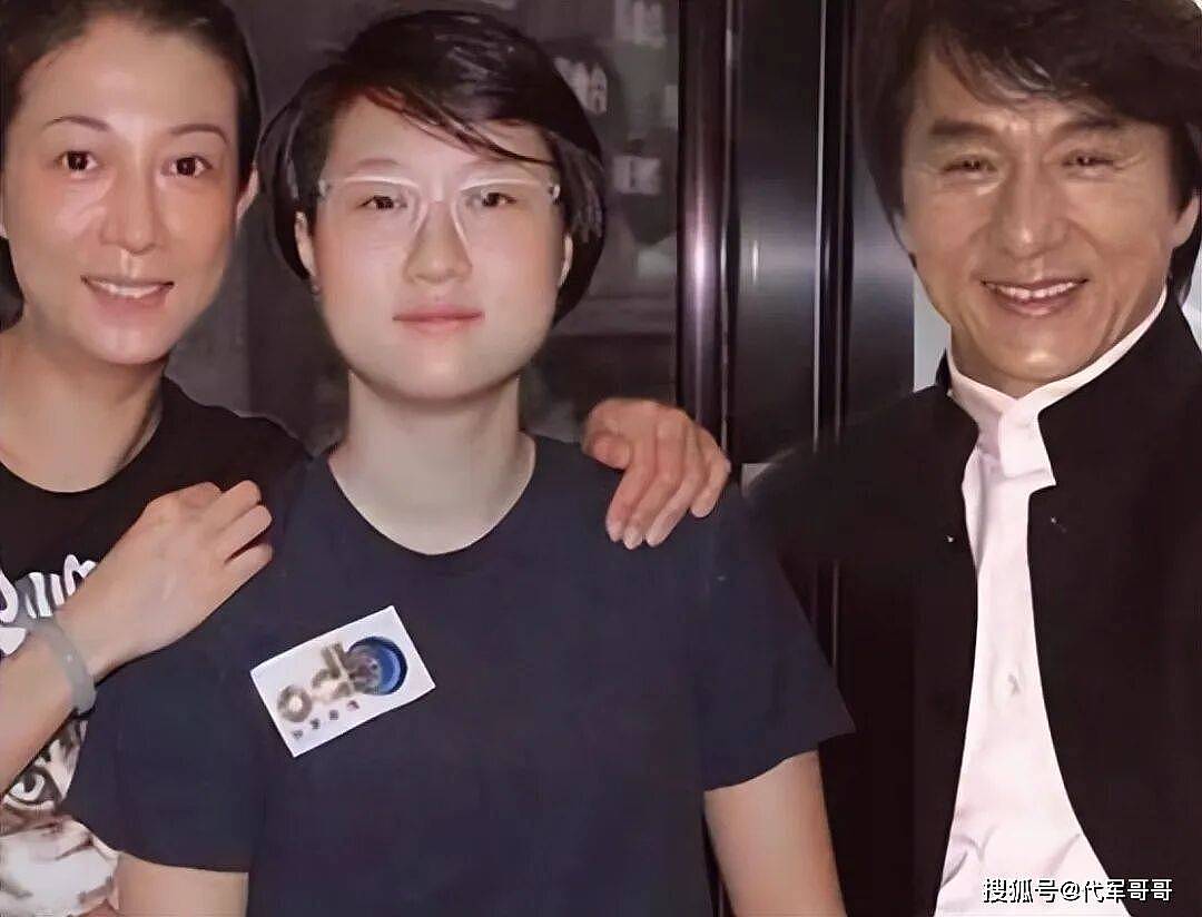 迟到的父爱也是爱！成龙向女儿抛橄榄枝（组图） - 4