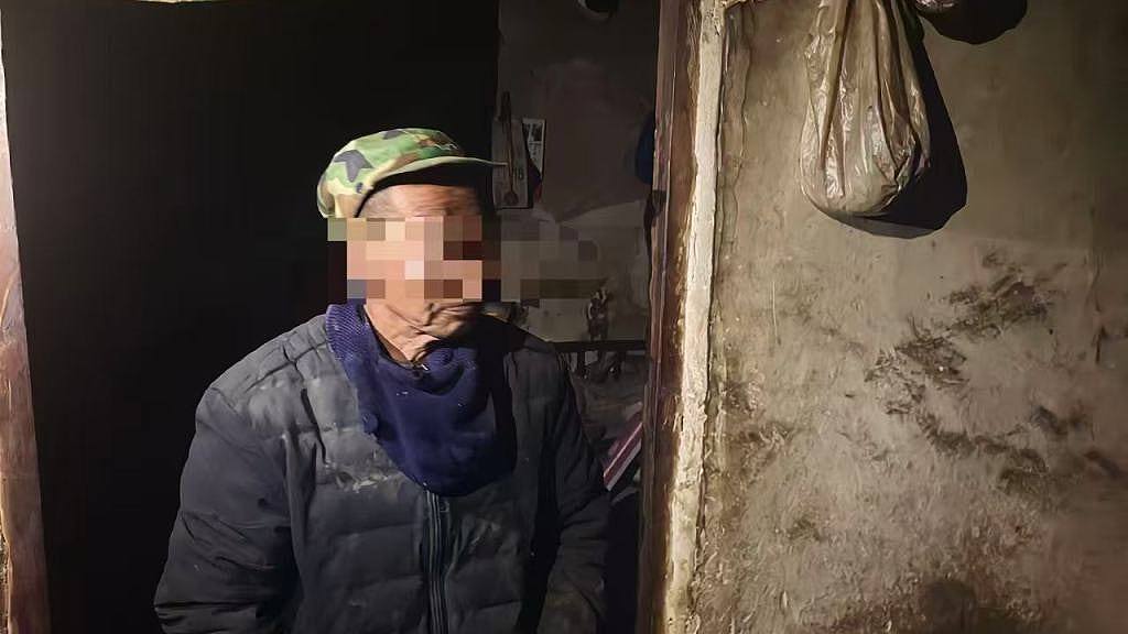 村委会欠钱迫智力残疾村民当支书背债,11人被追责(组图) - 1