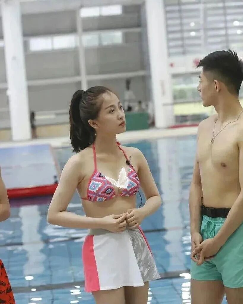 【美女】手贱搜了搜虞书欣的近照,网友:“北极巨兔”真不是盖的(组图) - 1