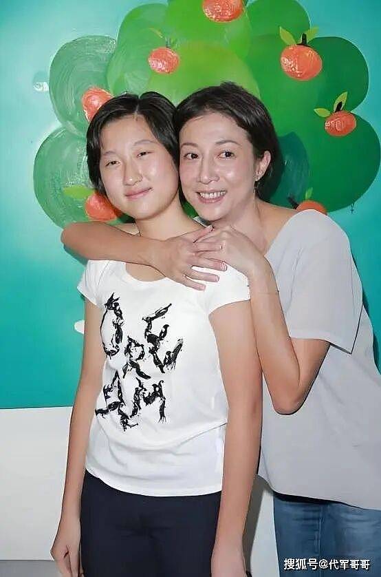 迟到的父爱也是爱！成龙向女儿抛橄榄枝（组图） - 7