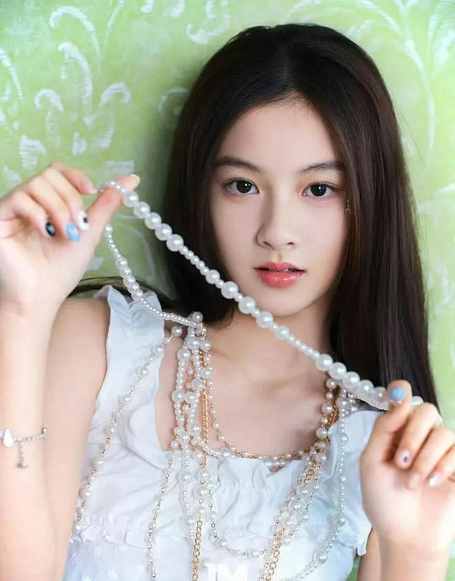 半年从网红到进组拍戏!15岁七七火箭式出道,于正后悔也晚了(组图) - 6