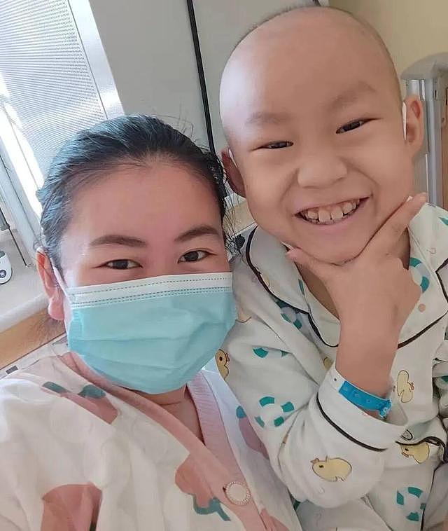 10岁抗癌“小王子”豪豪病情恶化，爸爸婉拒捐款，称不想再消耗爱心（组图） - 3
