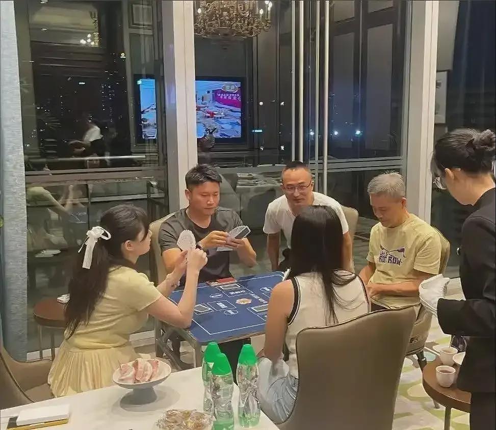 田朴珺童年照曝光!长相很漂亮撞脸章泽天,从小有主见社交能力强(组图) - 15