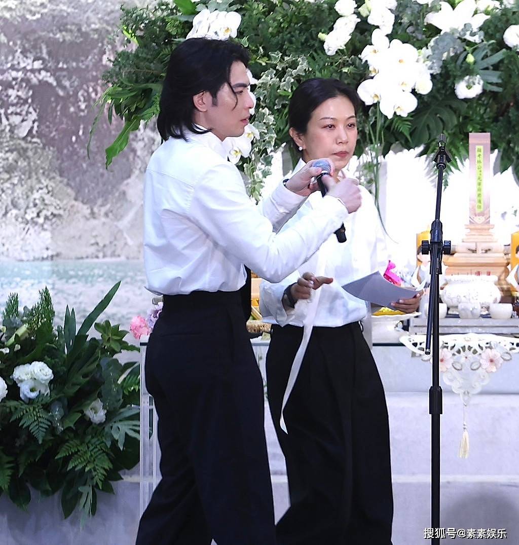 萧敬腾在岳父追思会上拥抱妻子,含泪致辞,感谢亲友(组图) - 3