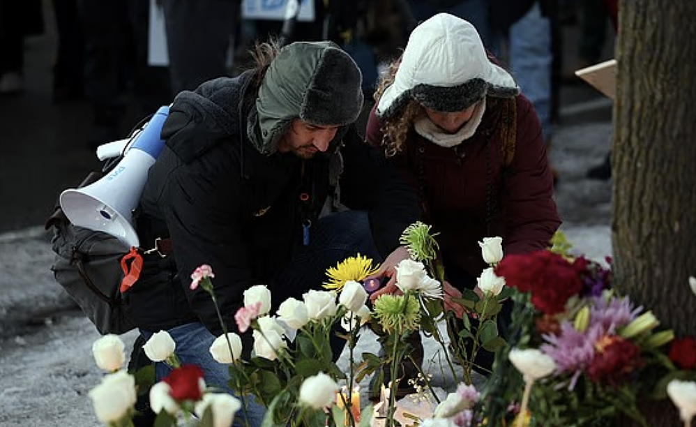 移民局当街爆头公民，鲜血飞溅！教堂沦屠杀现场、子弹横飞、多人死伤画面曝（视频/组图） - 18