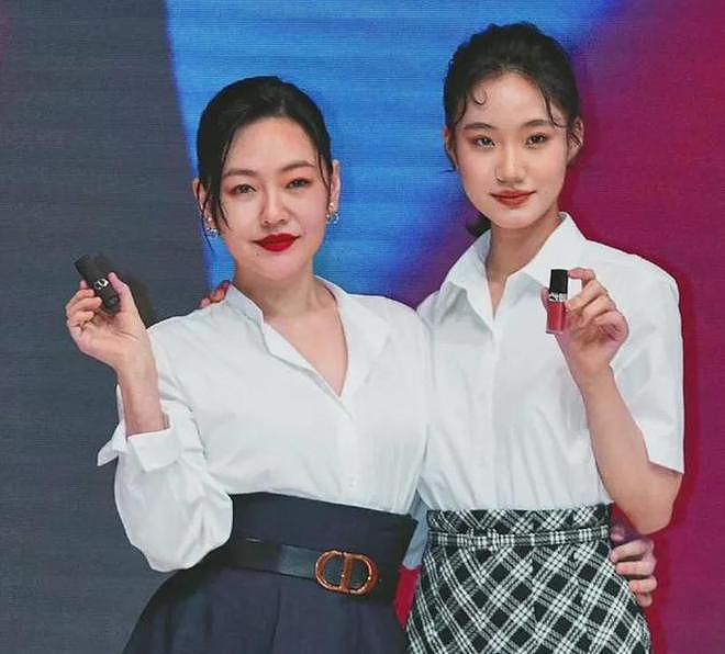 小S二女儿遭群嘲,自宣迪奥合作没被品牌认领,才18岁翻车好几次(组图) - 27